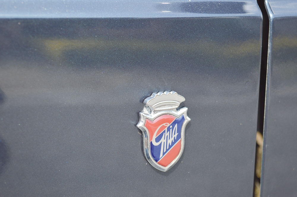 O Brasão do estúdio italiano Ghia era referência  nos modelos topo de linha dentro da gama Ford